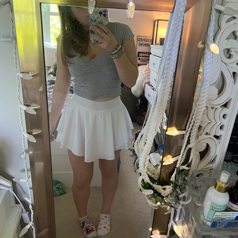 Lululemon Court Rival High Rise Skirt Size 6 White